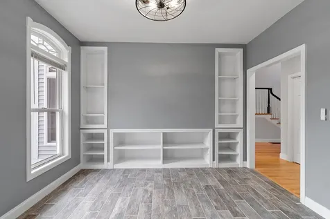 57 Windsor Boulevard Londonderry NH 03053