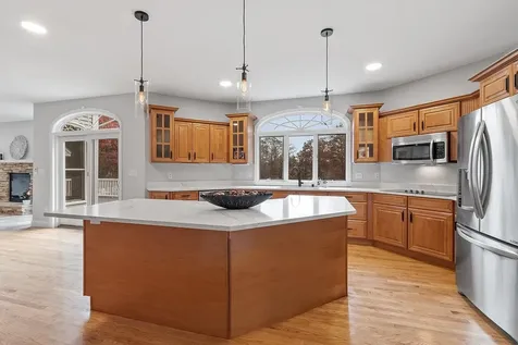 57 Windsor Boulevard Londonderry NH 03053