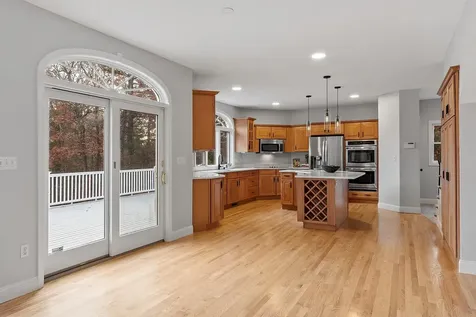 57 Windsor Boulevard Londonderry NH 03053