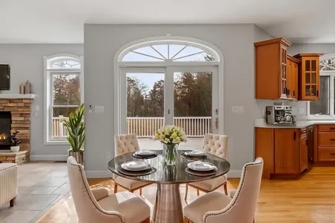 57 Windsor Boulevard Londonderry NH 03053