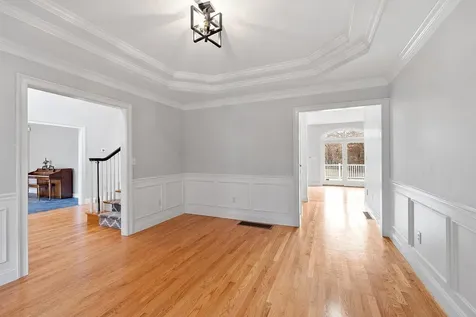 57 Windsor Boulevard Londonderry NH 03053