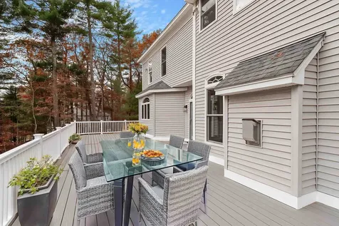 57 Windsor Boulevard Londonderry NH 03053
