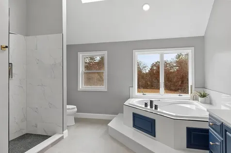 57 Windsor Boulevard Londonderry NH 03053