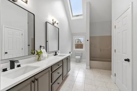 57 Windsor Boulevard Londonderry NH 03053