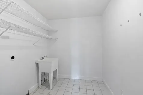 57 Windsor Boulevard Londonderry NH 03053