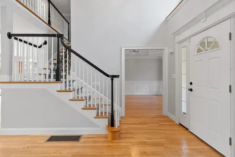 57 Windsor Boulevard Londonderry NH 03053