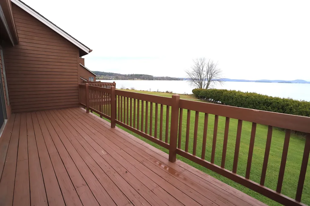 399 Holbrook Bay Commons Newport Town VT 05857