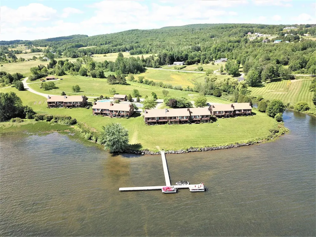 399 Holbrook Bay Commons Newport Town VT 05857