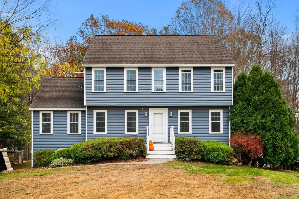 62 Giordani Lane Sandown NH 03873