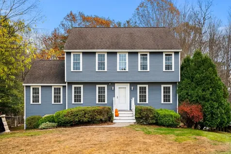 62 Giordani Lane Sandown NH 03873