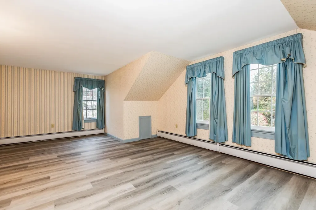 5 Edgewood Lane Rochester NH 03867