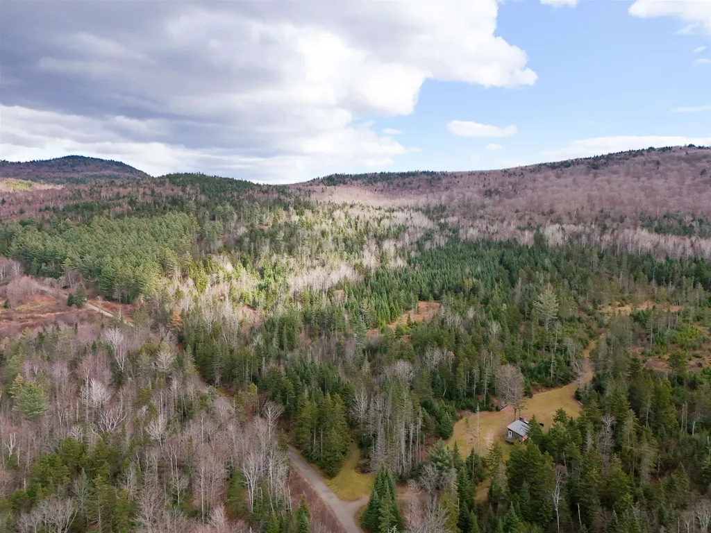 190 Victory Road Kirby VT 05819