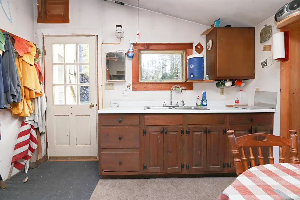 190 Victory Road Kirby VT 05819