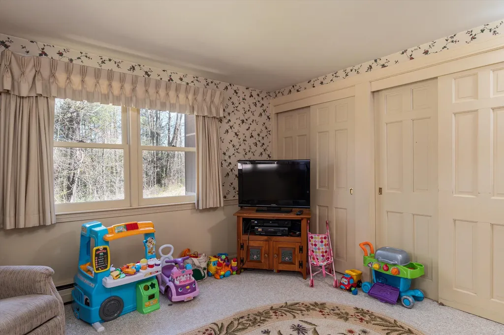 37 Breezy Hill Road Springfield VT 05156-0000