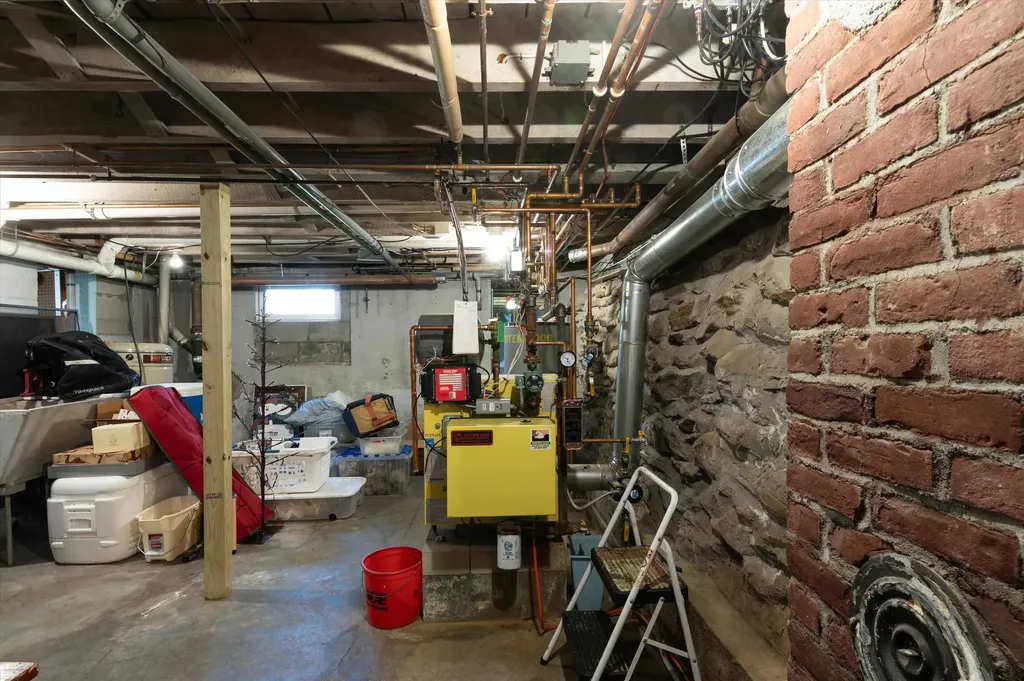 37 Breezy Hill Road Springfield VT 05156-0000