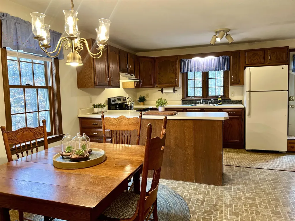 125 Old Mountain Road Northwood NH 03261