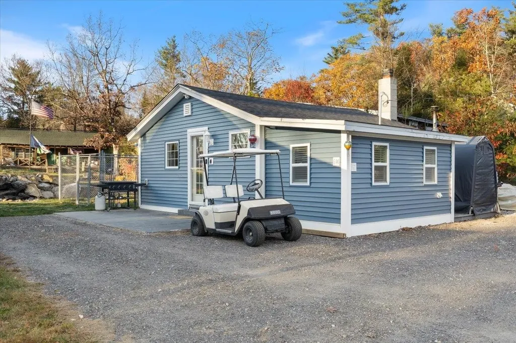 614 Collettes Grove Road Derry NH 03038