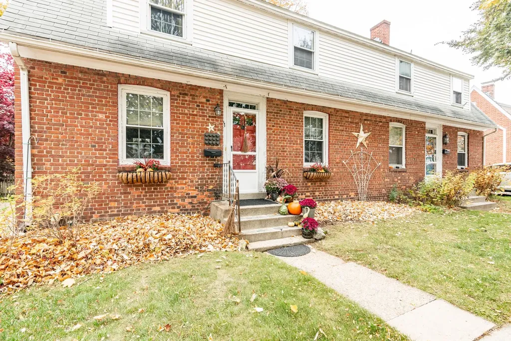51-53 Crescent Way Portsmouth NH 03801