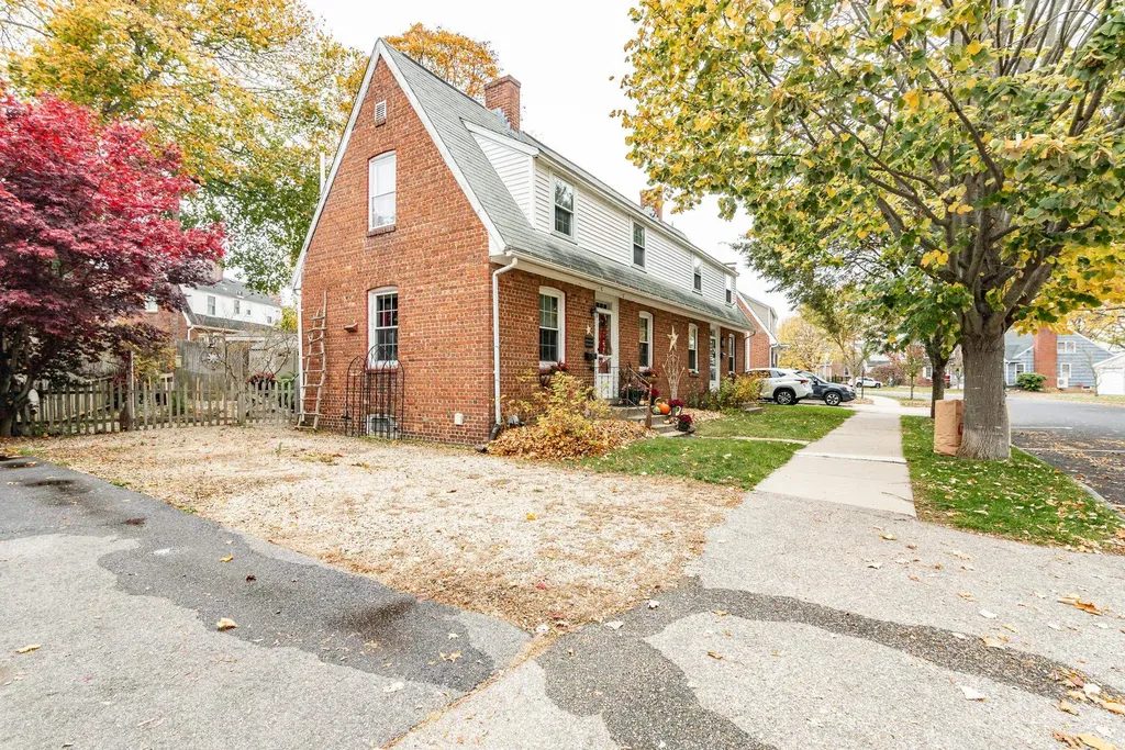 51-53 Crescent Way Portsmouth NH 03801