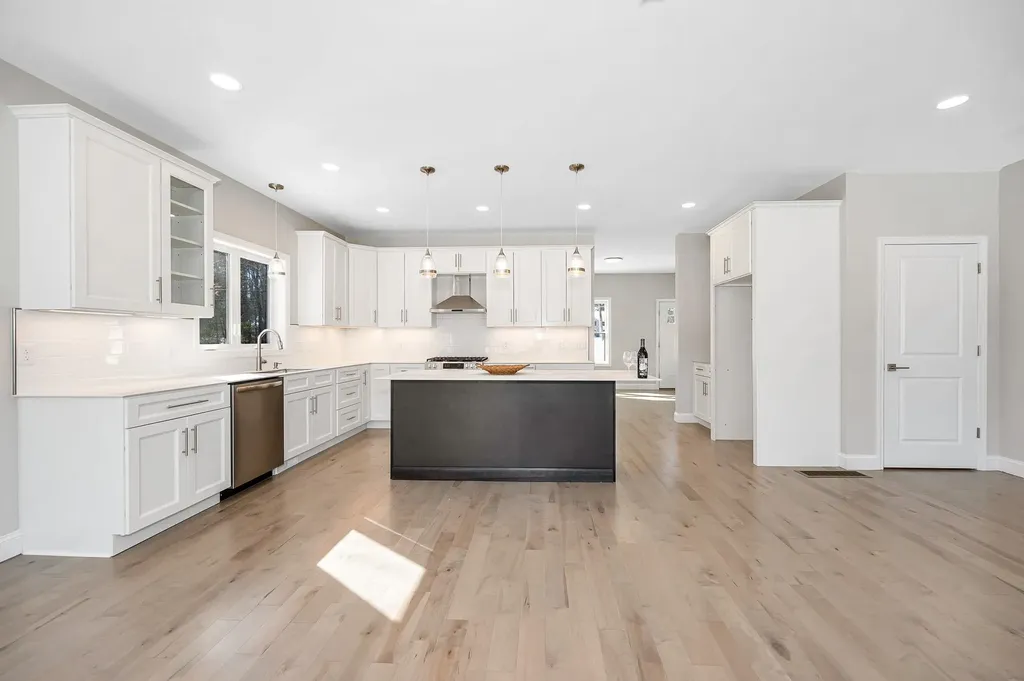 301 Shore Drive Salem NH 03079