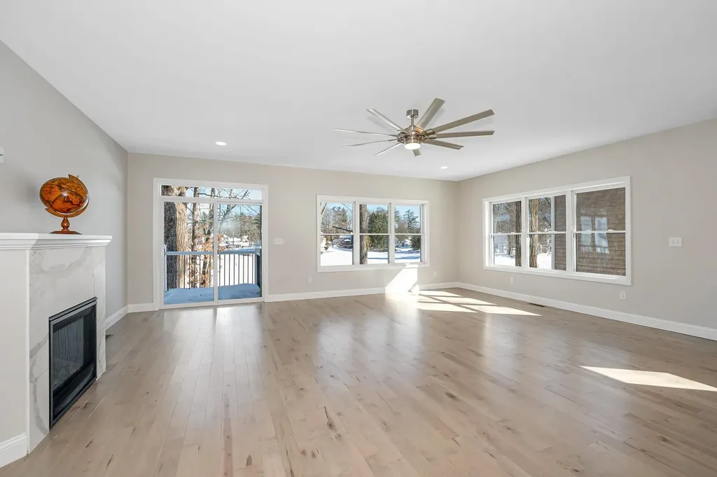 301 Shore Drive Salem NH 03079