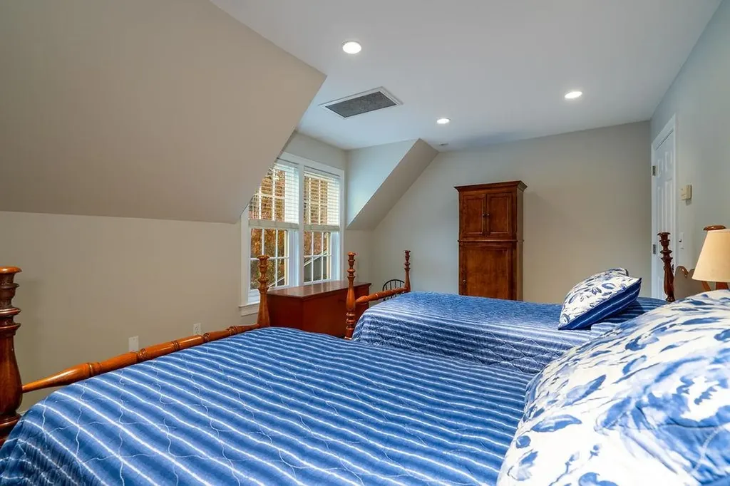 579 Sagamore Avenue Portsmouth NH 03801