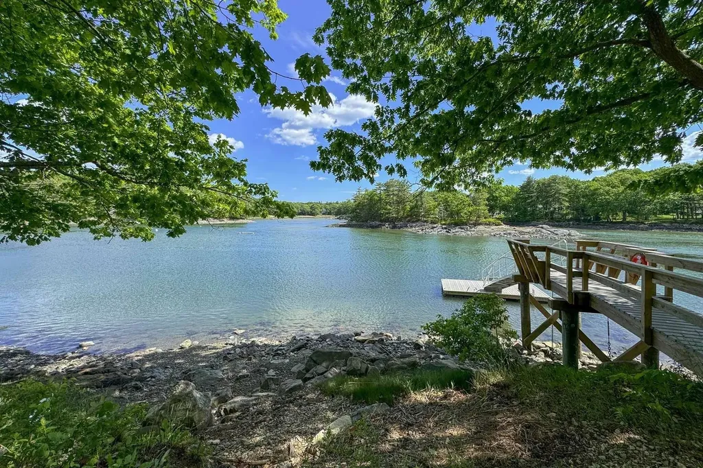 579 Sagamore Avenue Portsmouth NH 03801