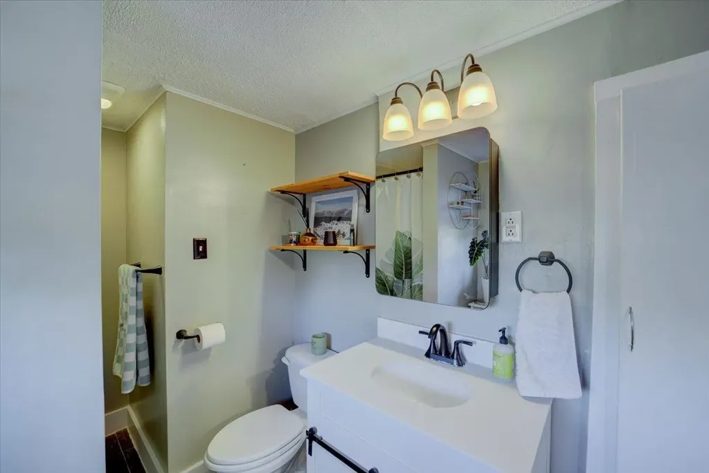 214 Jasper Mine Road Colchester VT 05446