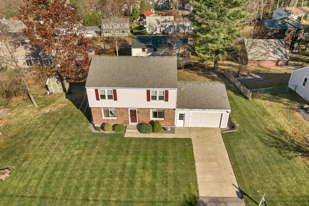 12 Emerson Road Nashua NH 03062