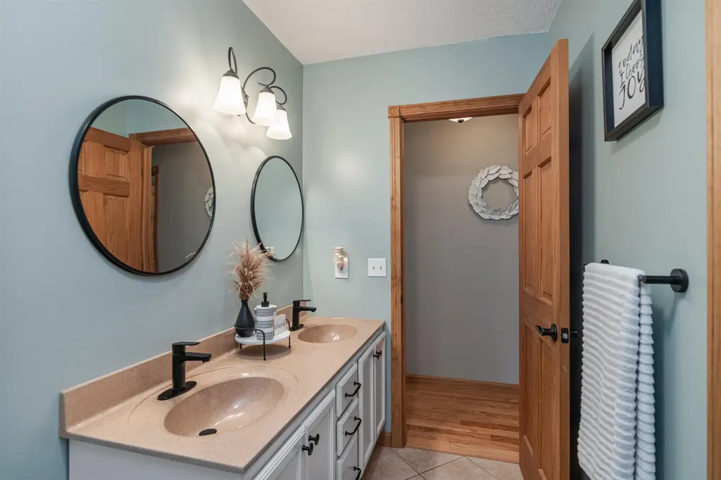 3040 Cochran Road Richmond VT 05477