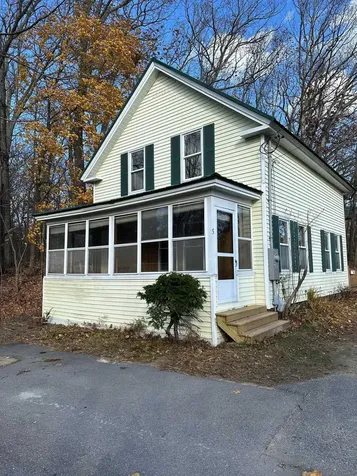 5 Tuttle Court Rochester NH 03839