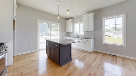 3 Mulligan Way Kingston NH 03848