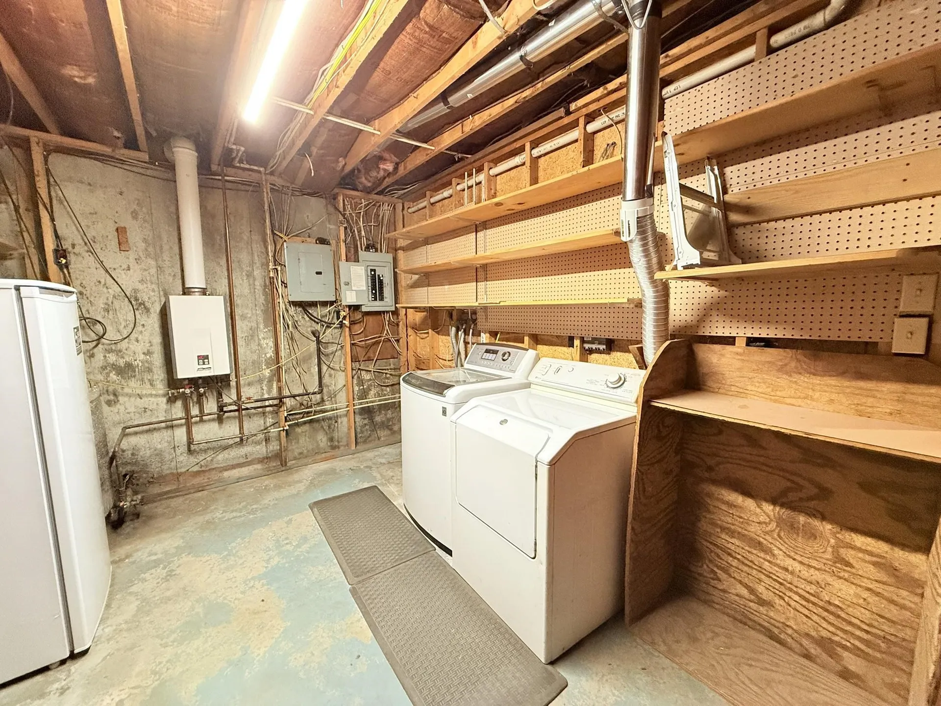 12 Cook Place Claremont NH 03743