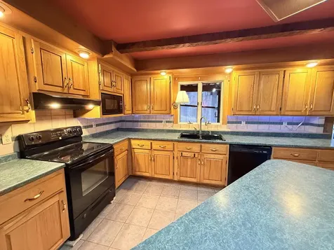 12 Cook Place Claremont NH 03743