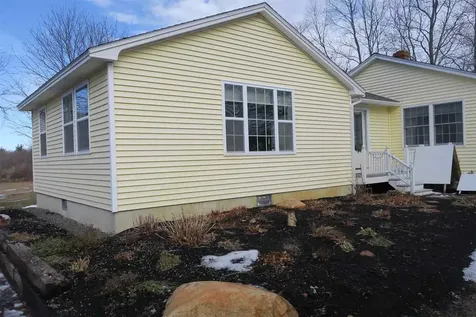 79 South Road Brentwood NH 03833