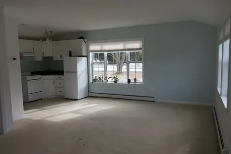 79 South Road Brentwood NH 03833