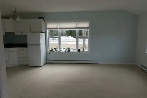 79 South Road Brentwood NH 03833