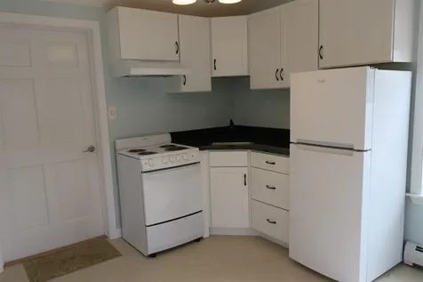 79 South Road Brentwood NH 03833