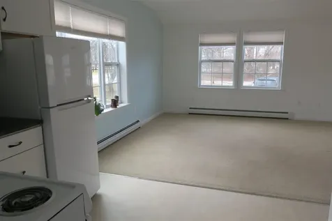 79 South Road Brentwood NH 03833