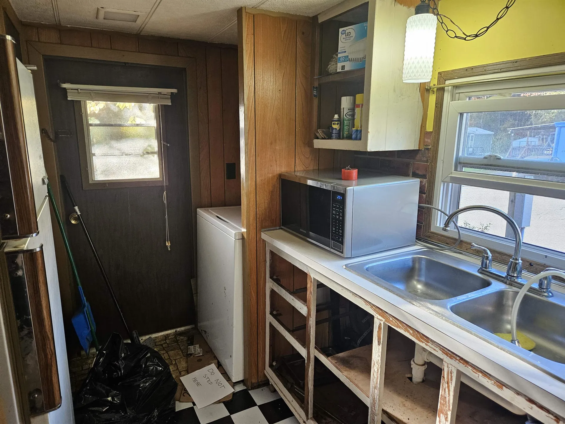 28 Madison Place Claremont NH 03743