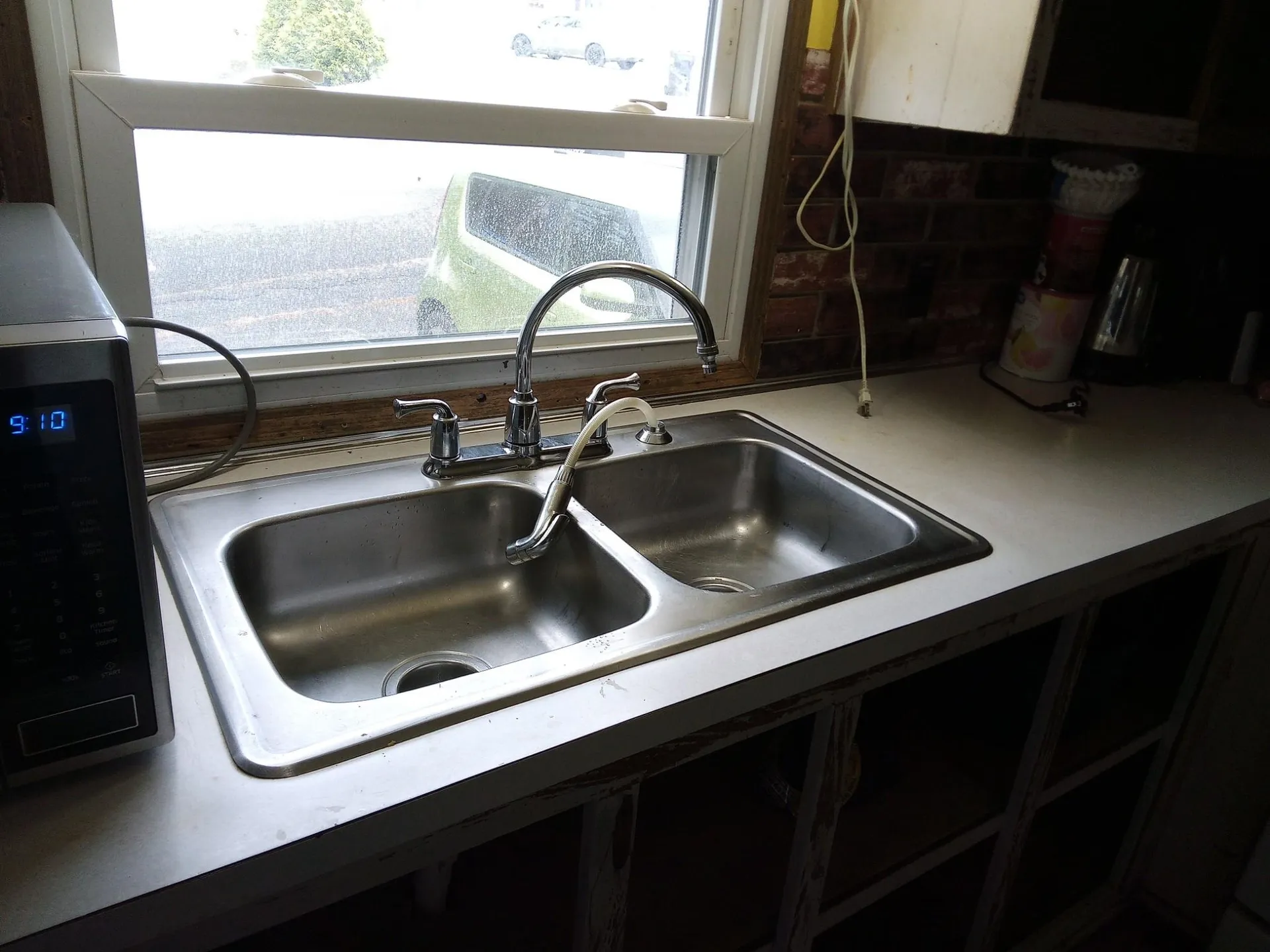 28 Madison Place Claremont NH 03743