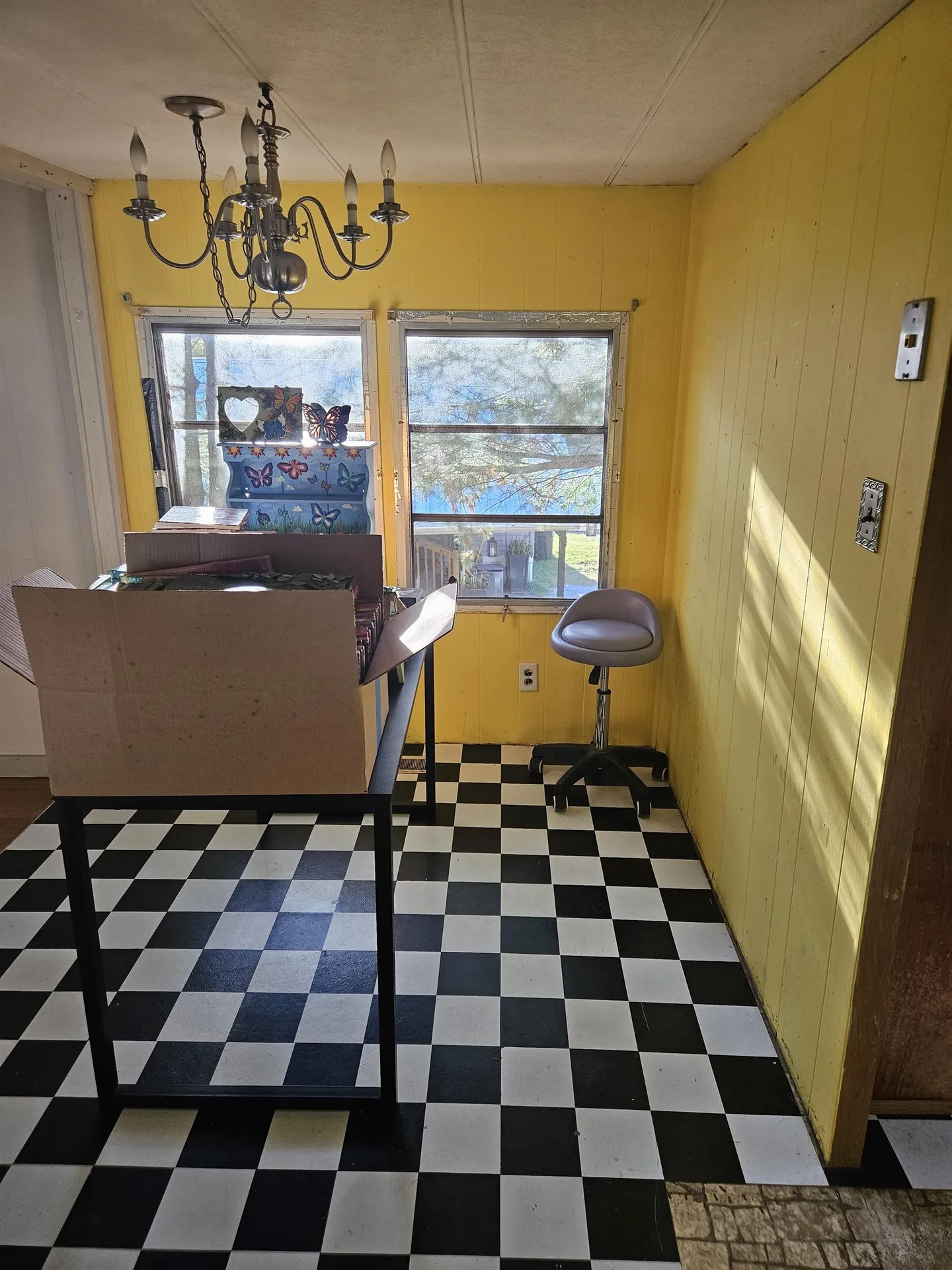 28 Madison Place Claremont NH 03743