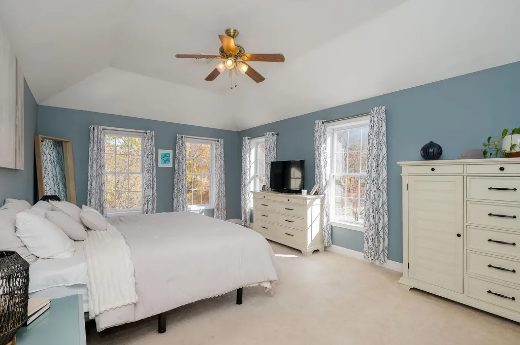 15 Birchwood Place Dover NH 03820