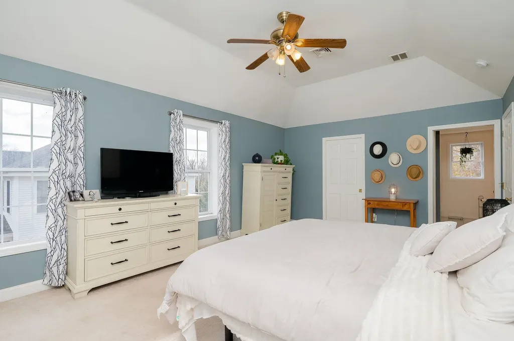 15 Birchwood Place Dover NH 03820