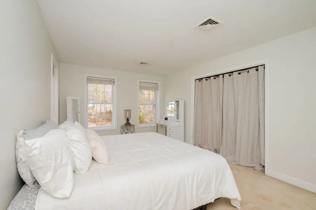 15 Birchwood Place Dover NH 03820