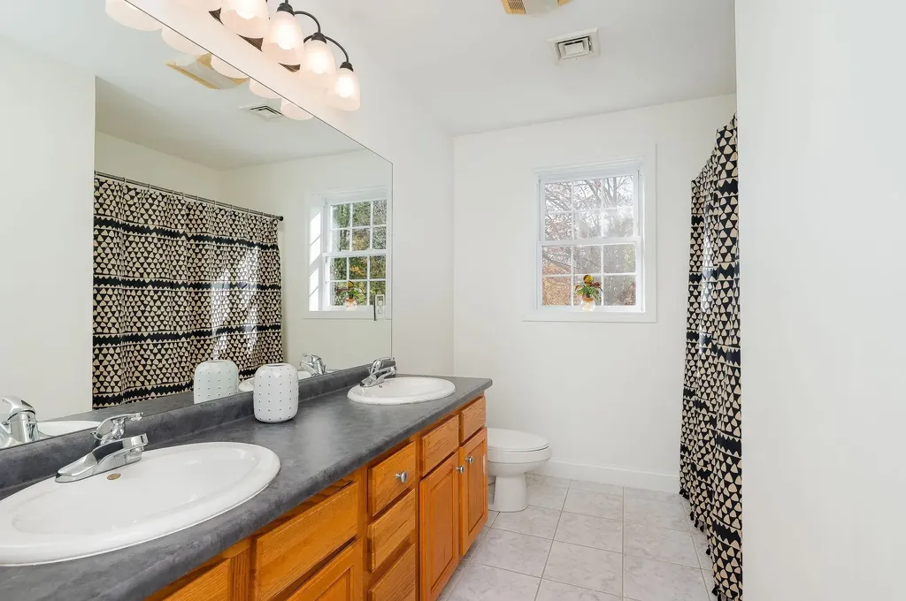 15 Birchwood Place Dover NH 03820