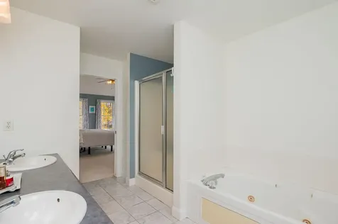 15 Birchwood Place Dover NH 03820