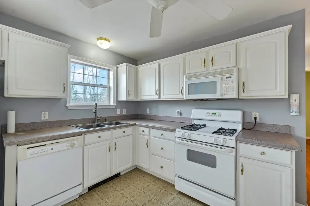 13 Saint Moritz Drive New Durham NH 03855