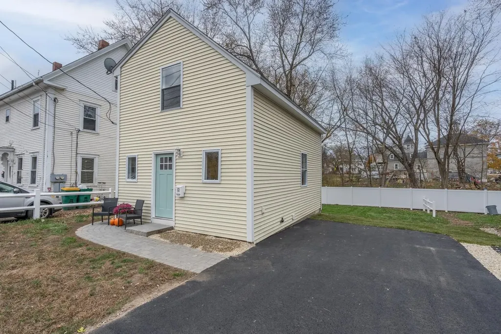 12 Green Street Rochester NH 03868