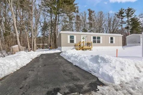 37 Rosemary Street Salem NH 03079